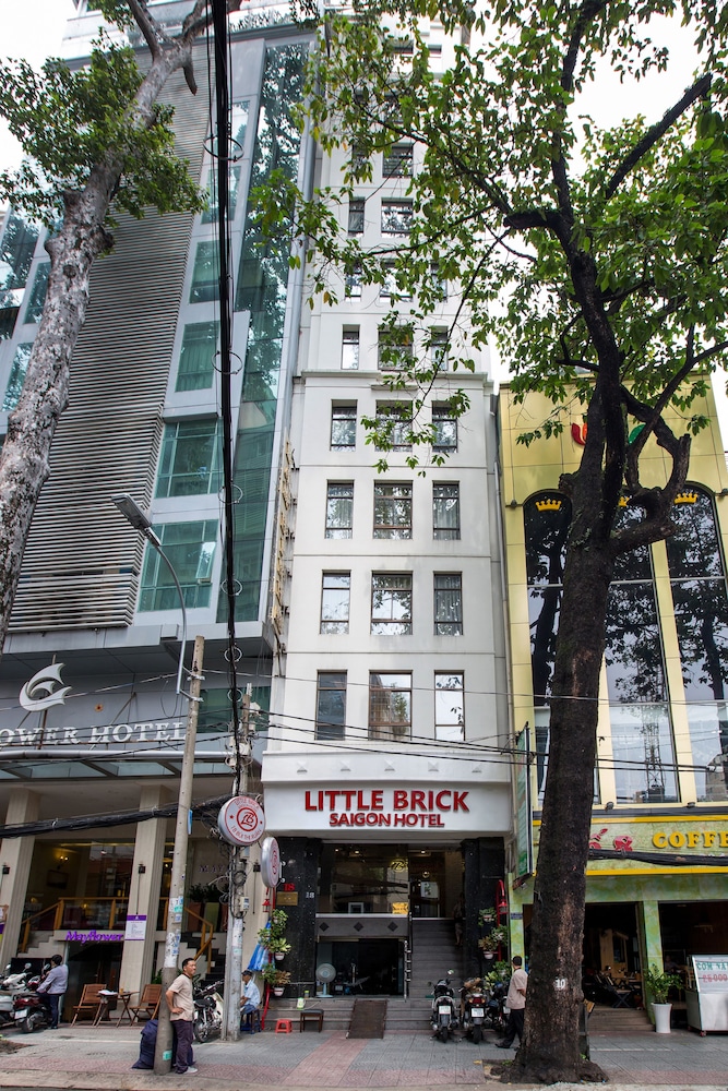 Little Brick Saigon Hotel 3/45