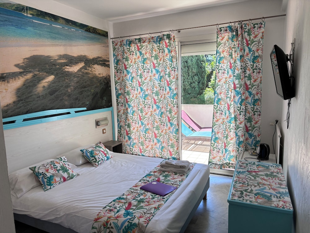 HOTEL DE LA MER 13/50