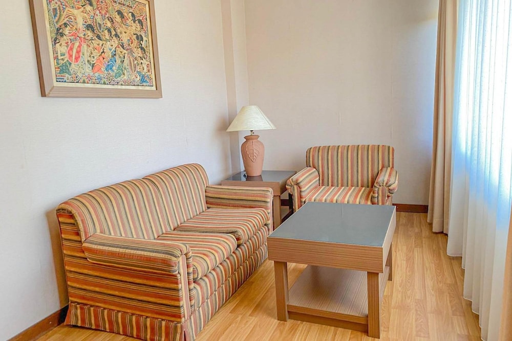Riyadi Palace Hotel 41/61