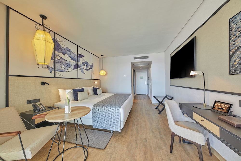 Preferred Club, King and Twin Beds, Ocean View, Terrace
