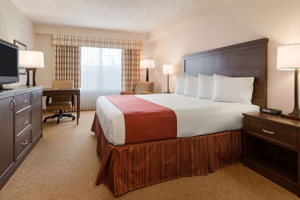 ROOM, KING BED, ACCESSIBLE