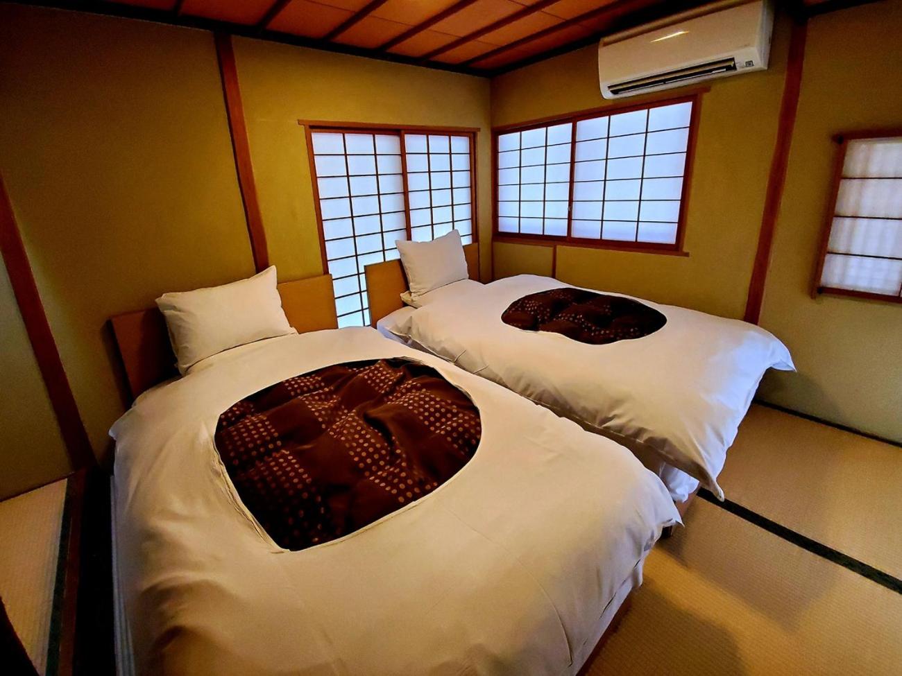 Japanese Western, Outdoor Bath