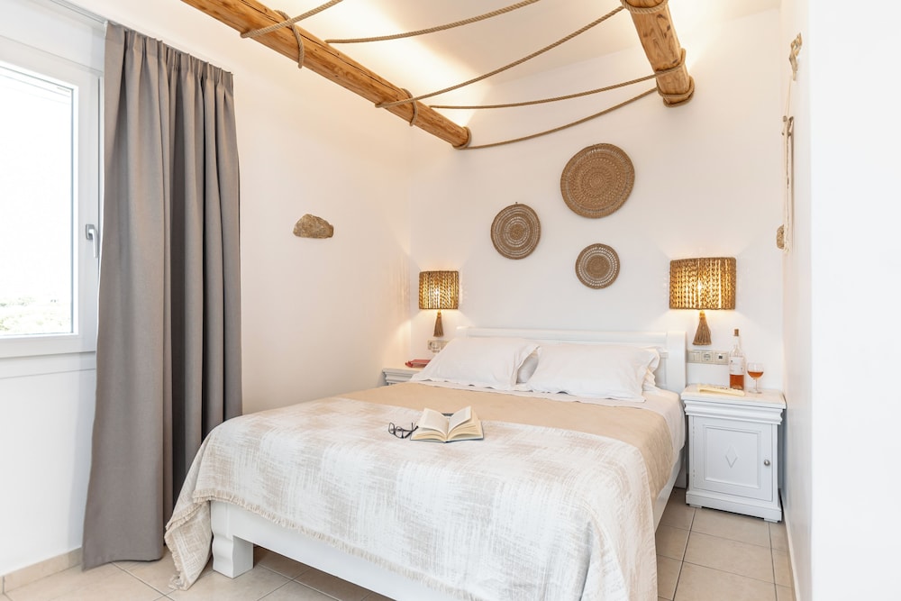 Comfort, Apartment, Queen Bed, Garden and Sea View