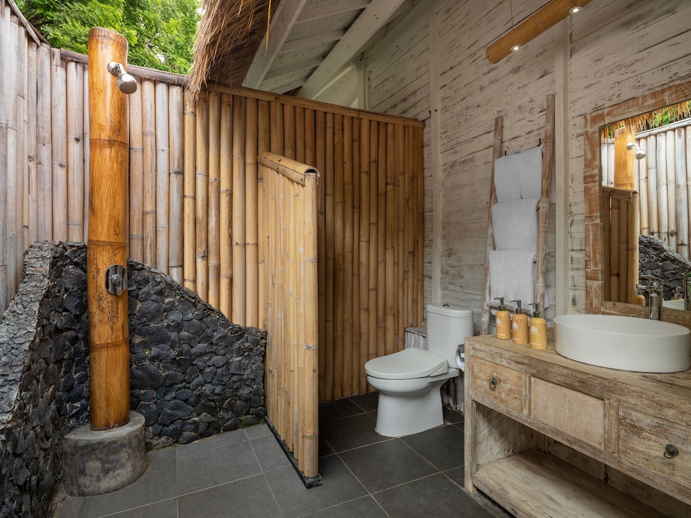 Sudamala Resort Seraya Flores 64/65