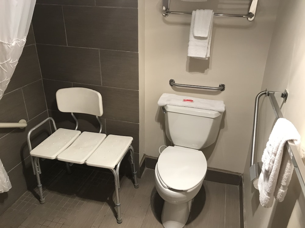 Econo Lodge Salina 37/38