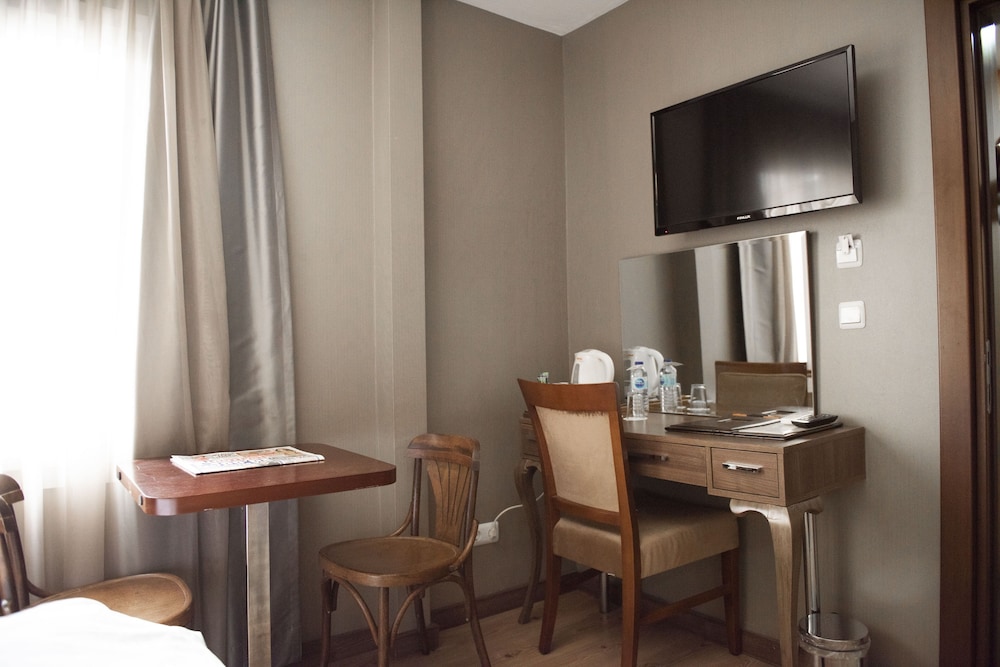 Adana City Hotel 55/59