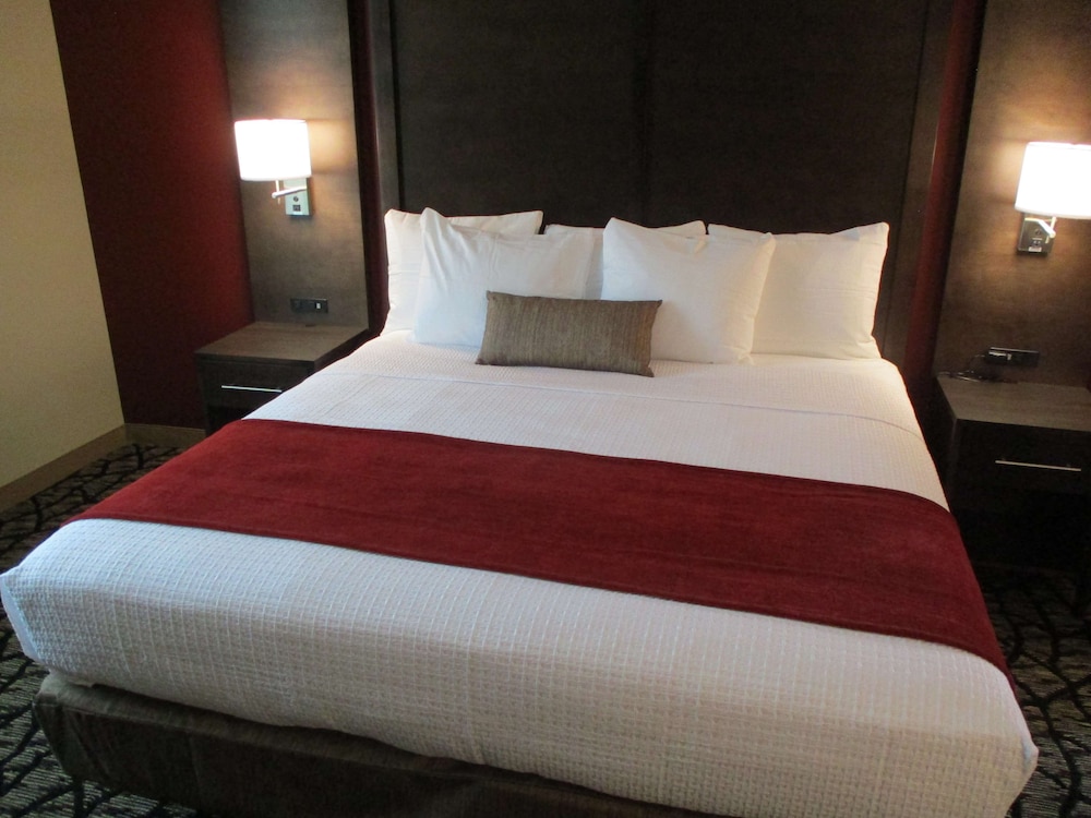 Best Western Plus Lakeview Hotel 14/48