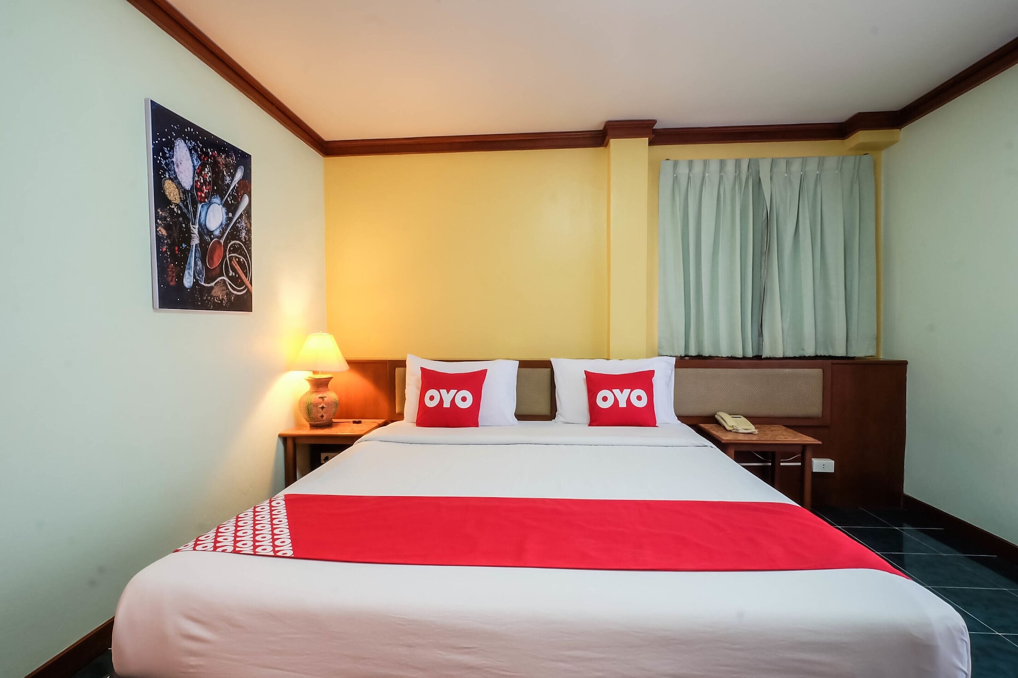 DELUXE, DOUBLE BED