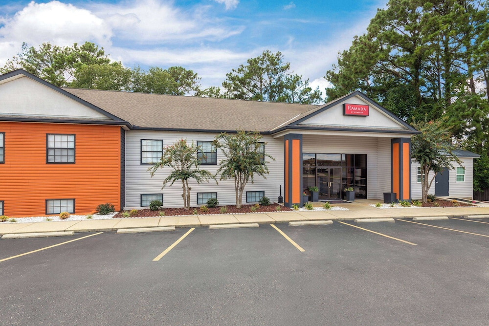 Ramada by Wyndham Studio Suites Dothan 27/35