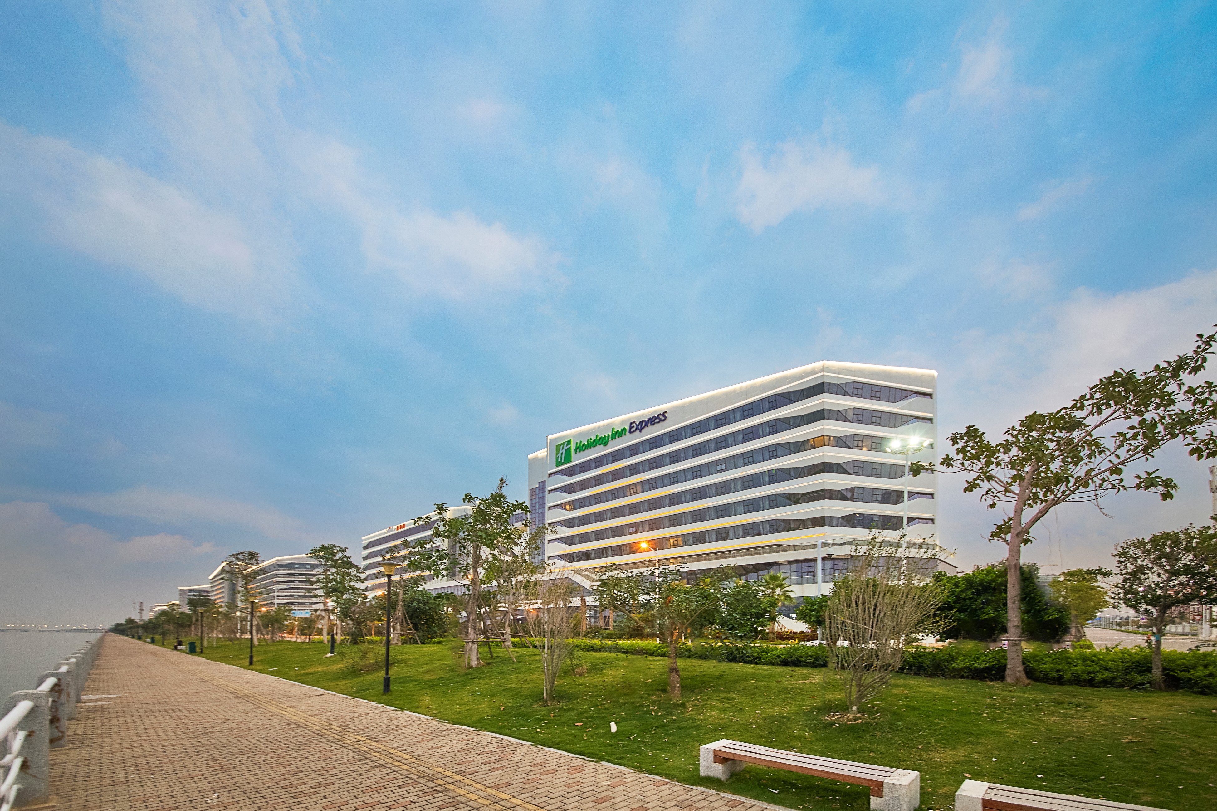 Holiday Inn Express Xiamen Airport Zone 33/33