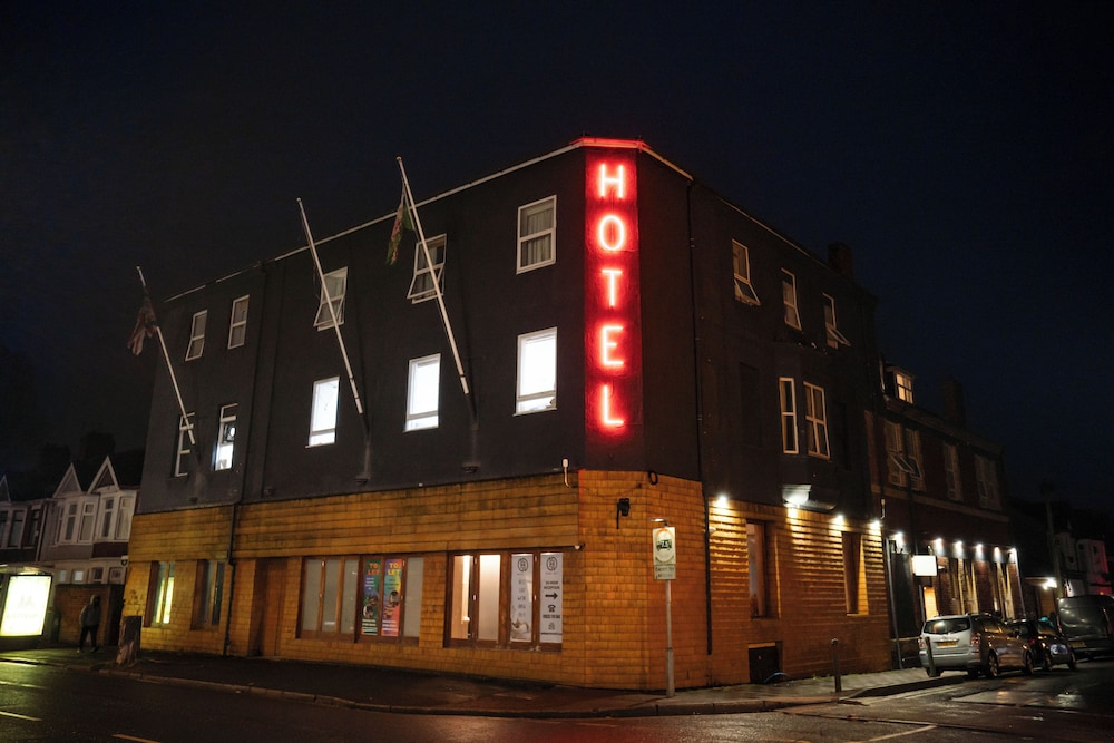 Hotels 24-7 - The Old Victoria Hotel 1/15