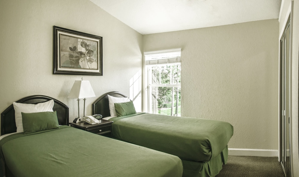 Parc Corniche Condominium Suites 12/62