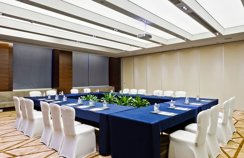 Wyndham Garden Yuhuan Downtown 55/65