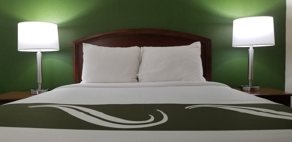 Quality Inn Pelham I-65 Exit 246 22/38