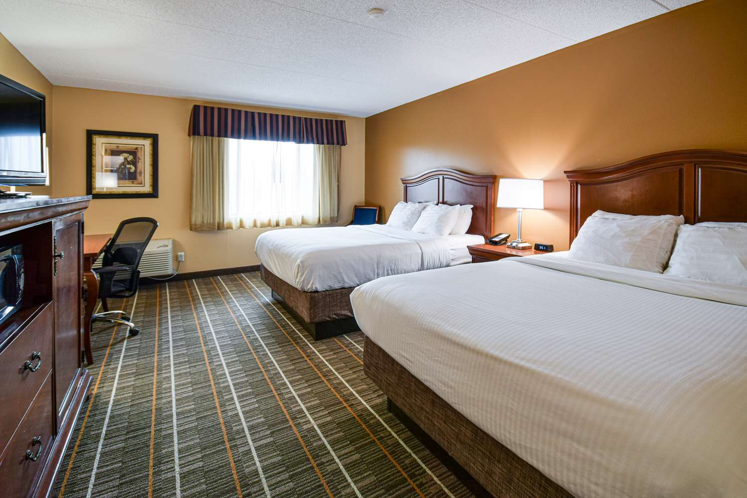 Room, 2 Queen Beds, Bathtub, Accessible