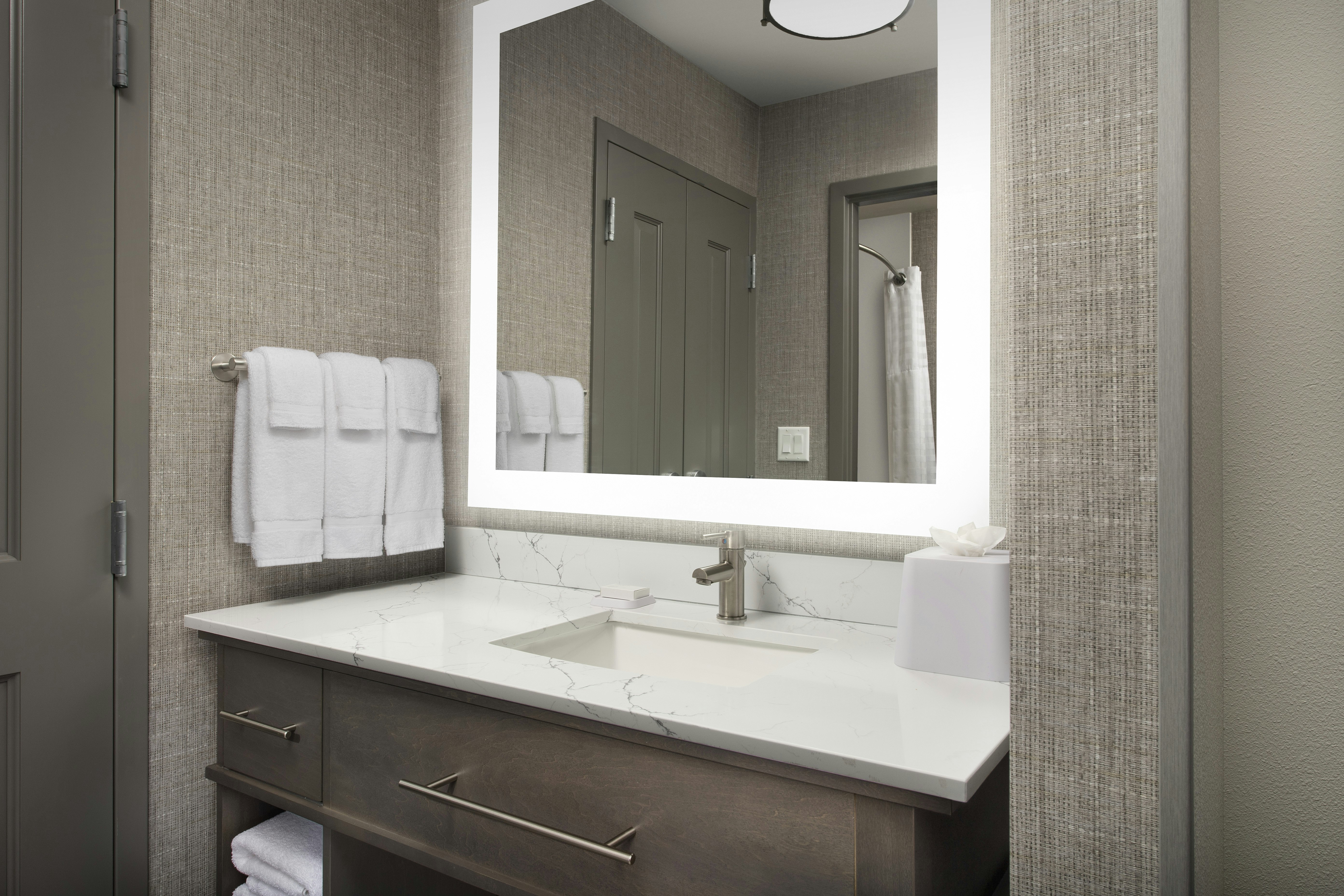 جناح بسريرين كوين بغرفة نوم واحدة، Homewood Suites by Hilton Louisville Airport 3/4