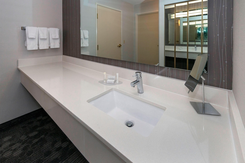 Courtyard By Marriott Lakeland 50/50