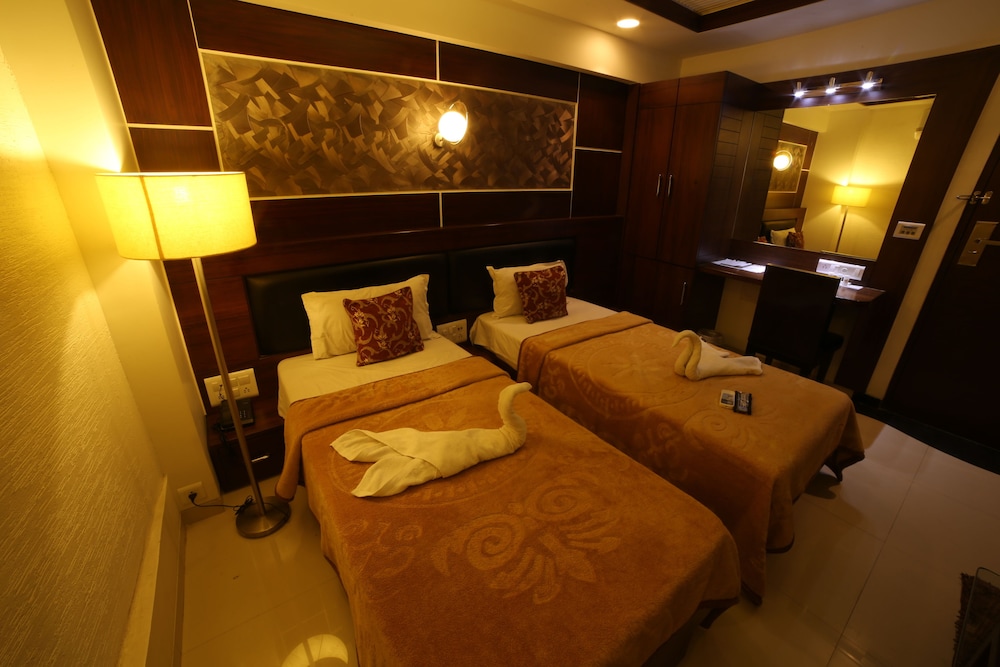 Hotel Grandpragati 10/28