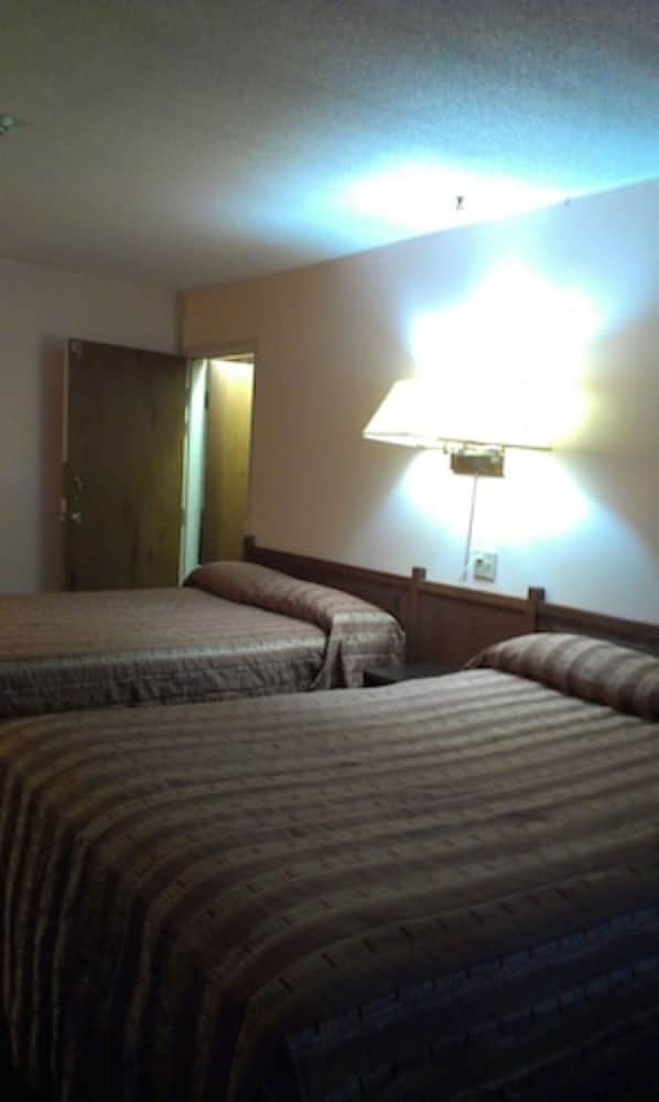 STANDARD, 2 DOUBLE BEDS