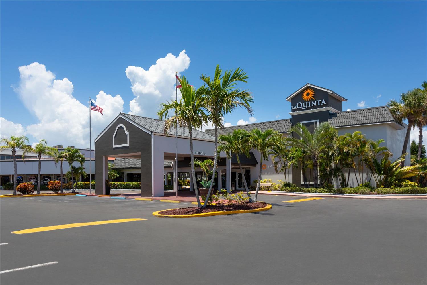 La Quinta Inn By Wyndham Cocoa Beach Port Canaveral 48/57