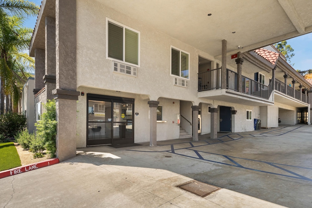 Motel6 La Mesa, CA 52/67