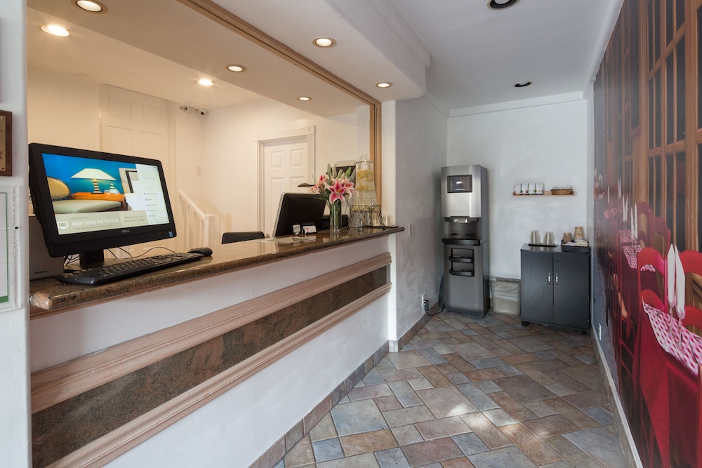 Alpine Inn And Suites 8/42