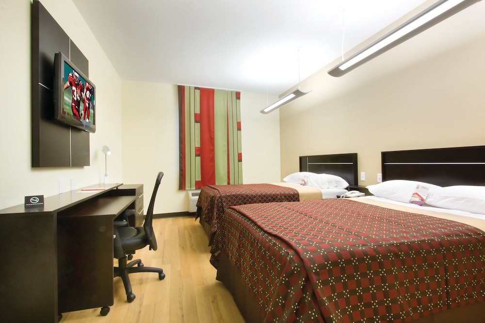 Red Roof Inn & Suites Beaumont 3/18