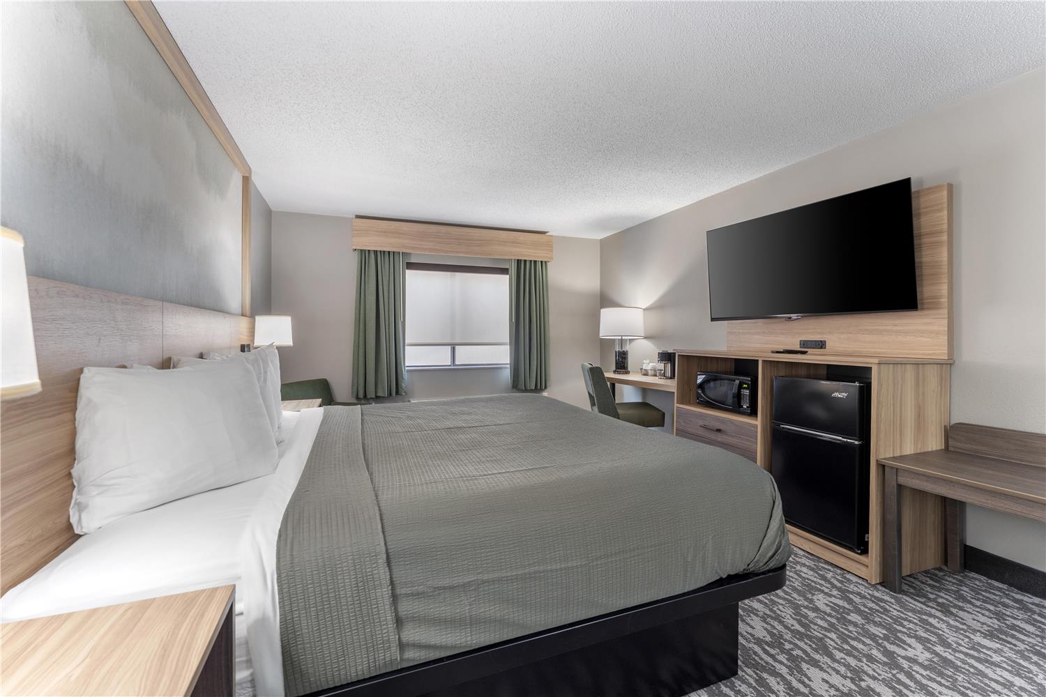 Best Western Plus Executive Inn 6/29