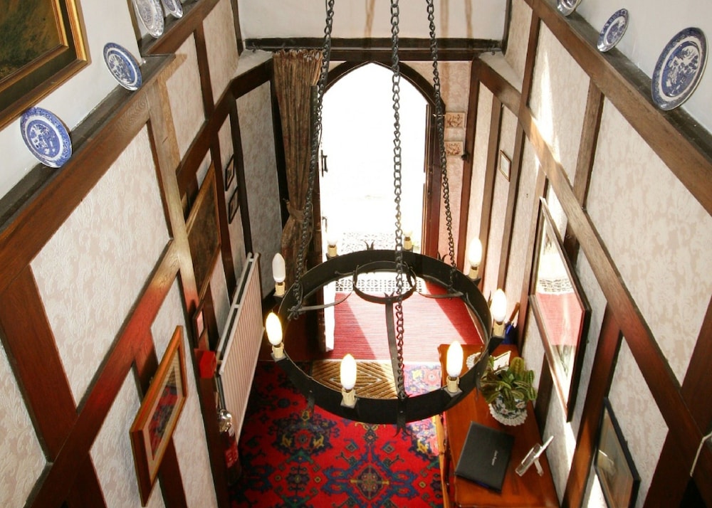 Collaven Manor Hotel 42/78