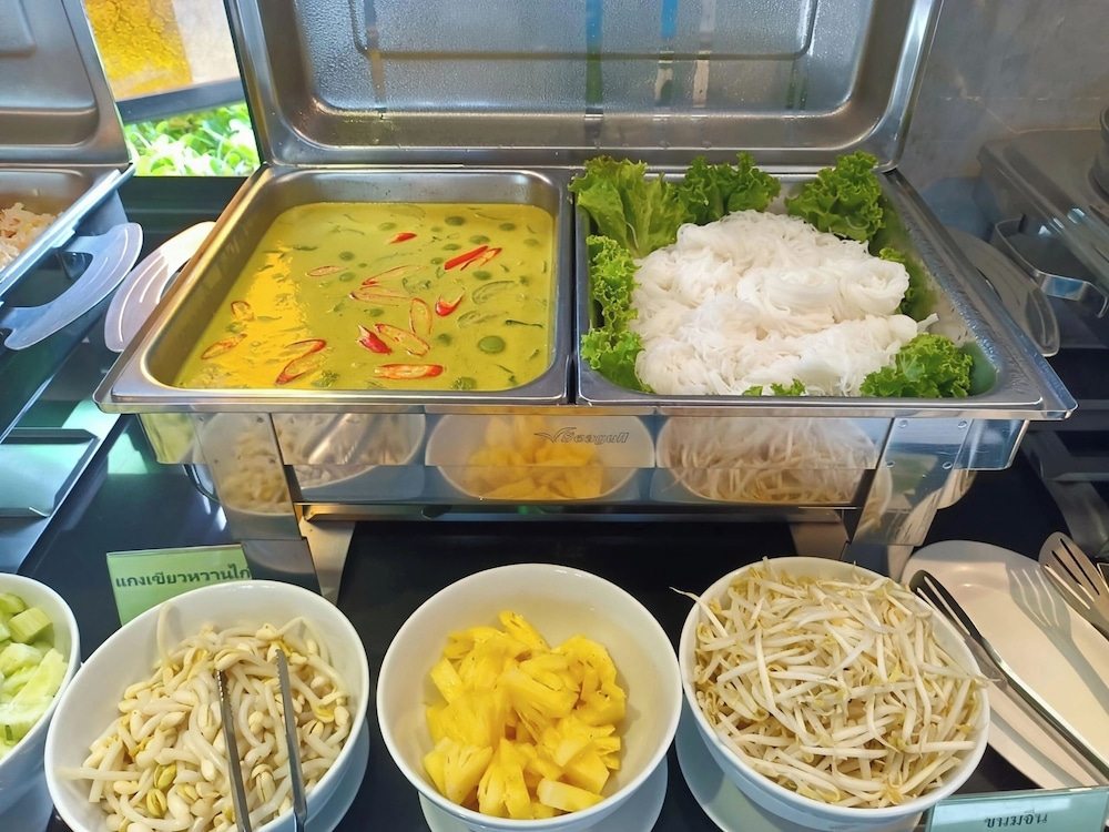 Phu-ke-ta The Hip Serviced Apartment and Hotel photo2