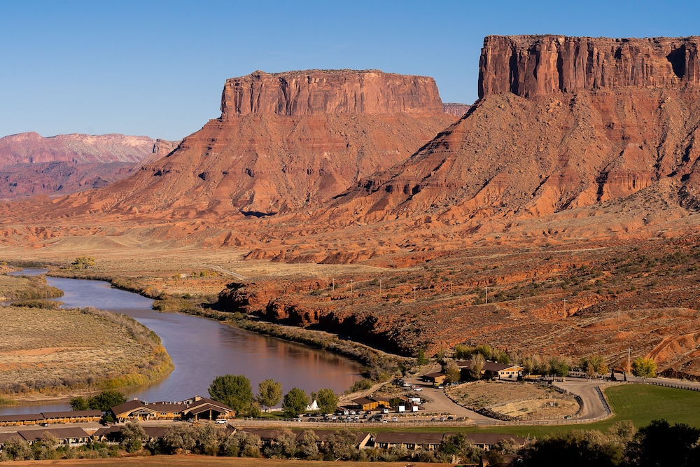 Red Cliffs Lodge 43/46