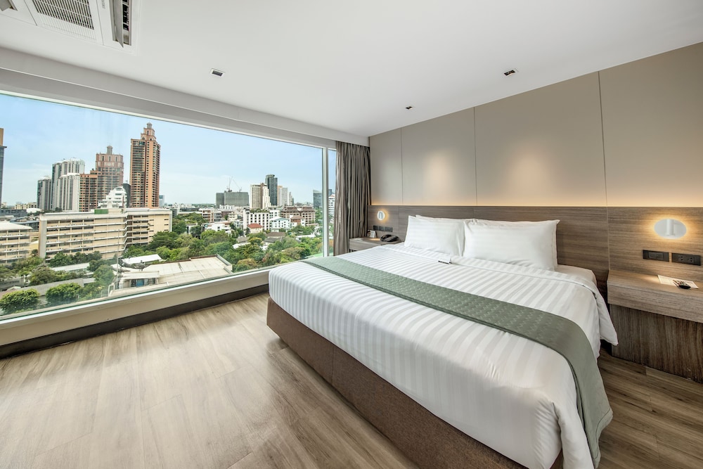 DELUXE, DOUBLE BED