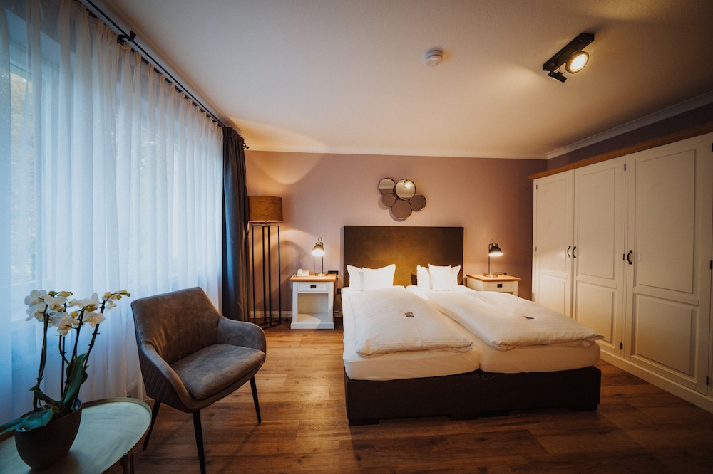 غرفة بسرير مزدوج، Antik-Hotel Eichenhof 2/3