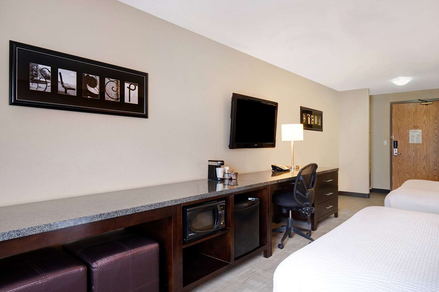 Days Inn By Wyndham Medicine Hat 28/38