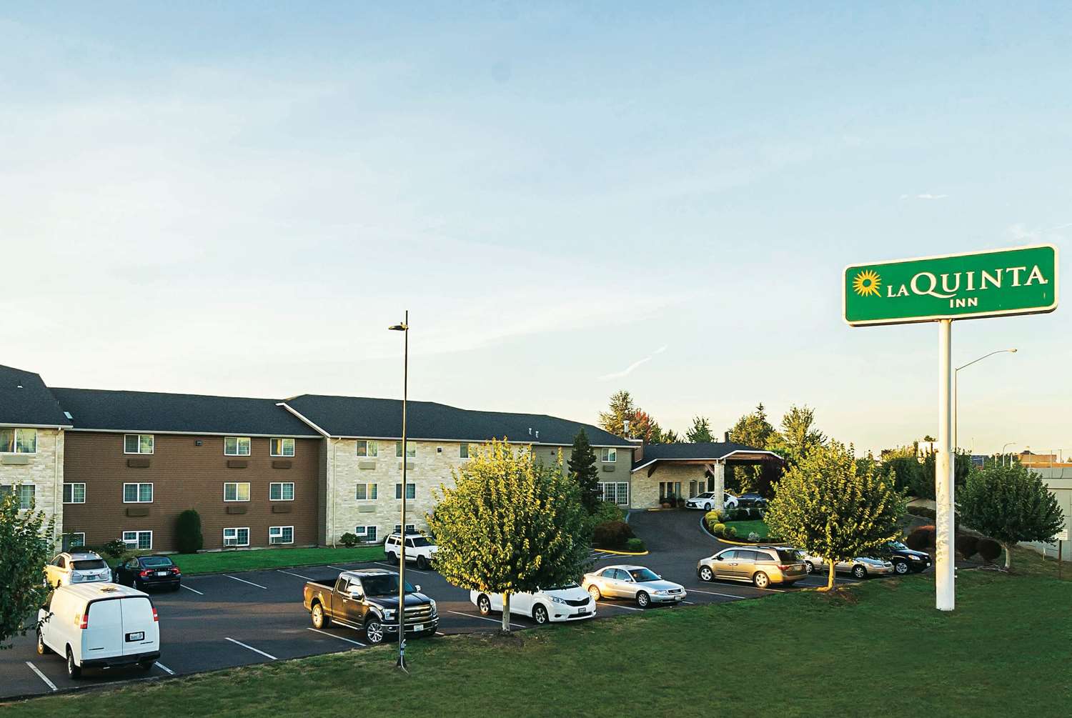 La Quinta Inn & Suites by Wyndham Woodburn 3/22