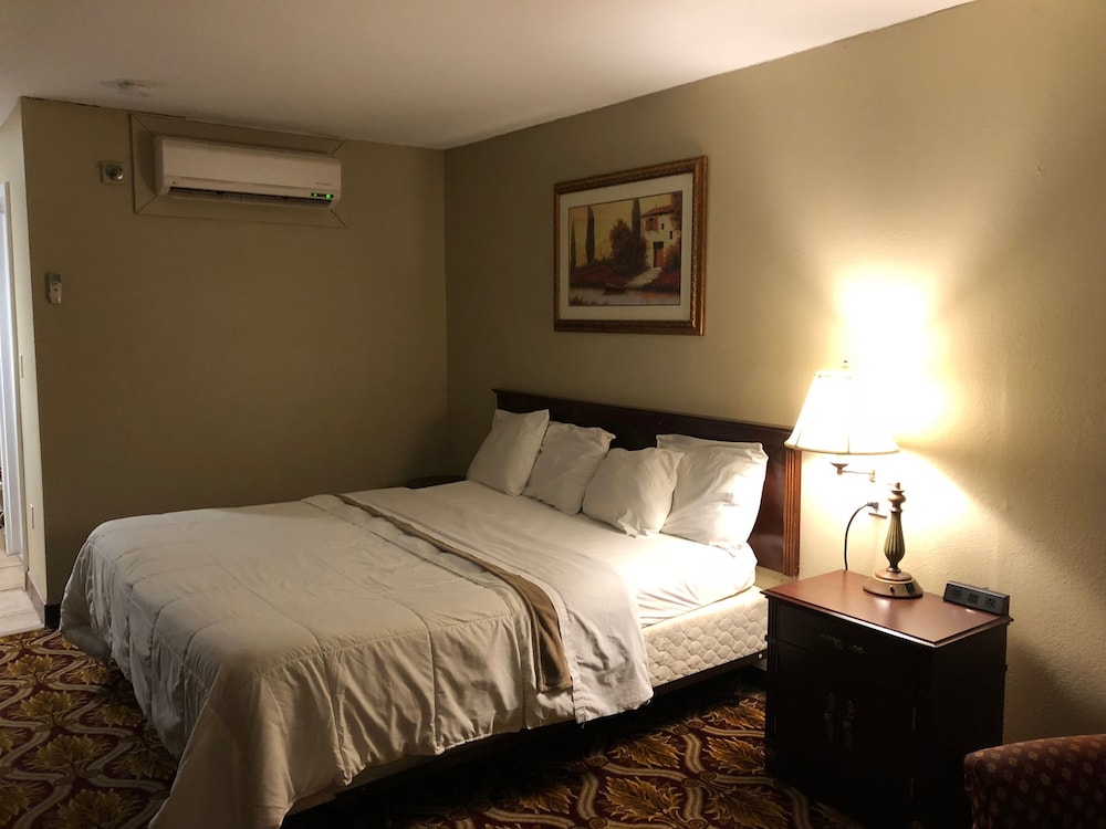 New Bedford Inn Suites 19/69