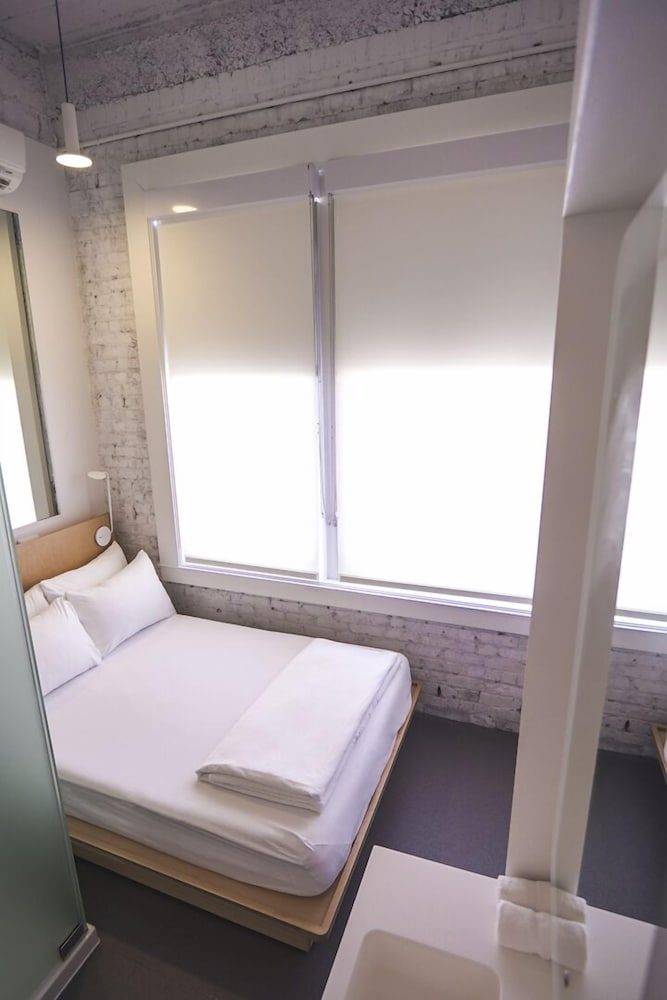 Solo Room