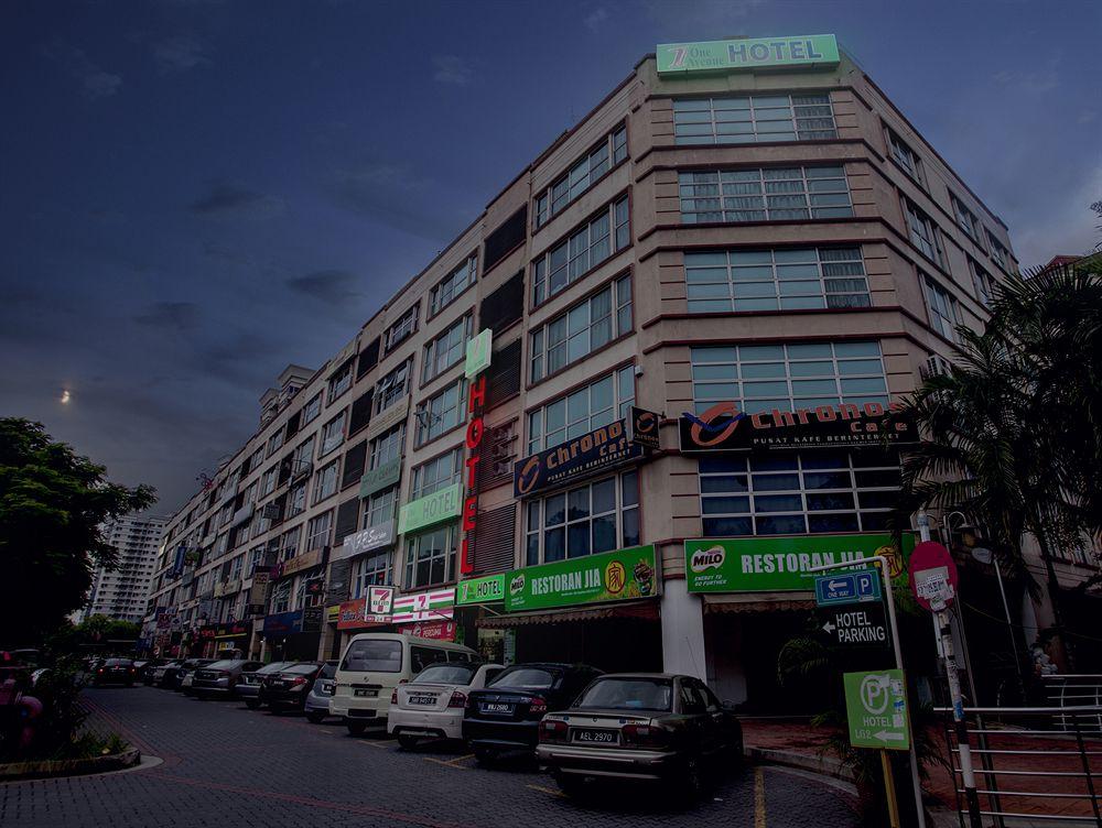 One Avenue Hotel 20/22