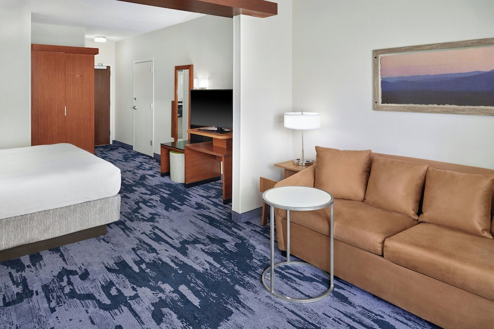 Fairfield Inn And Suites By Marriott Charlotte Airport 78/100