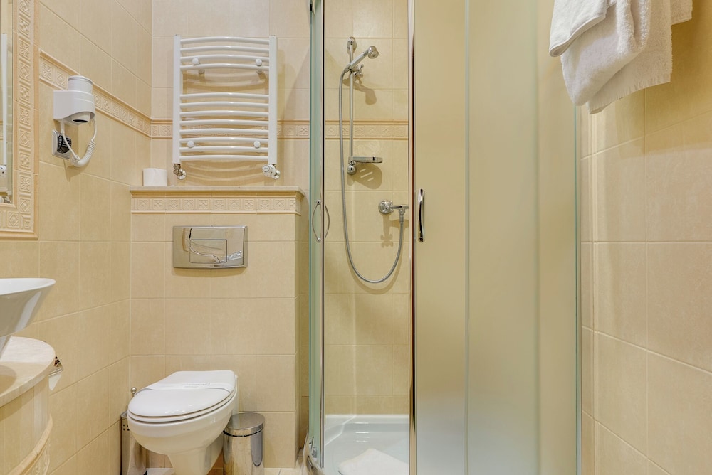 Hotel Diament Arsenal Palace Chorzow 48/50