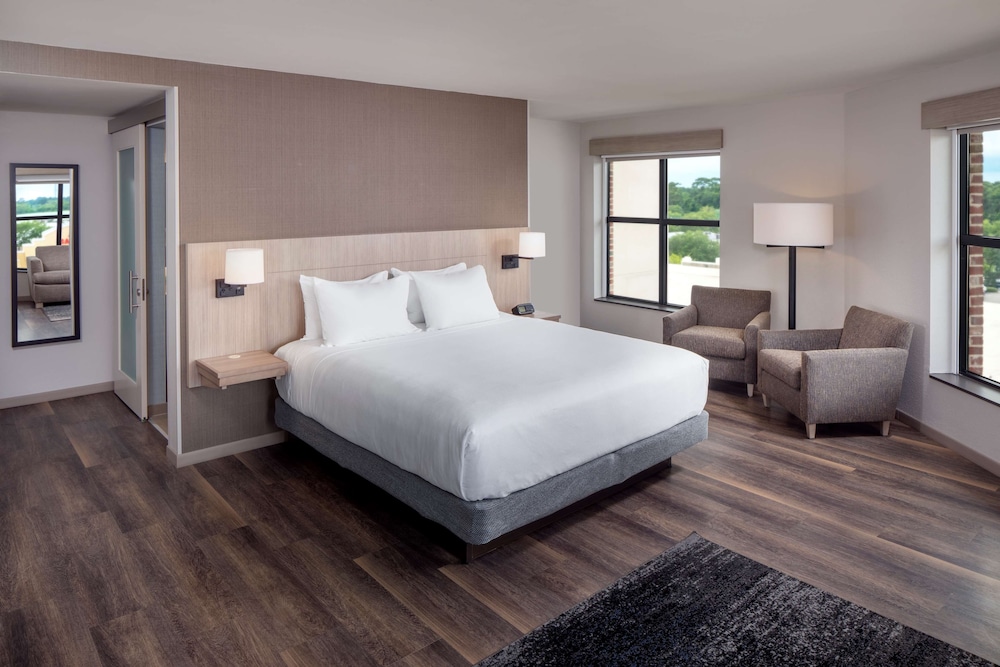 Hyatt Place Mount Pleasant Towne Centre 10/45
