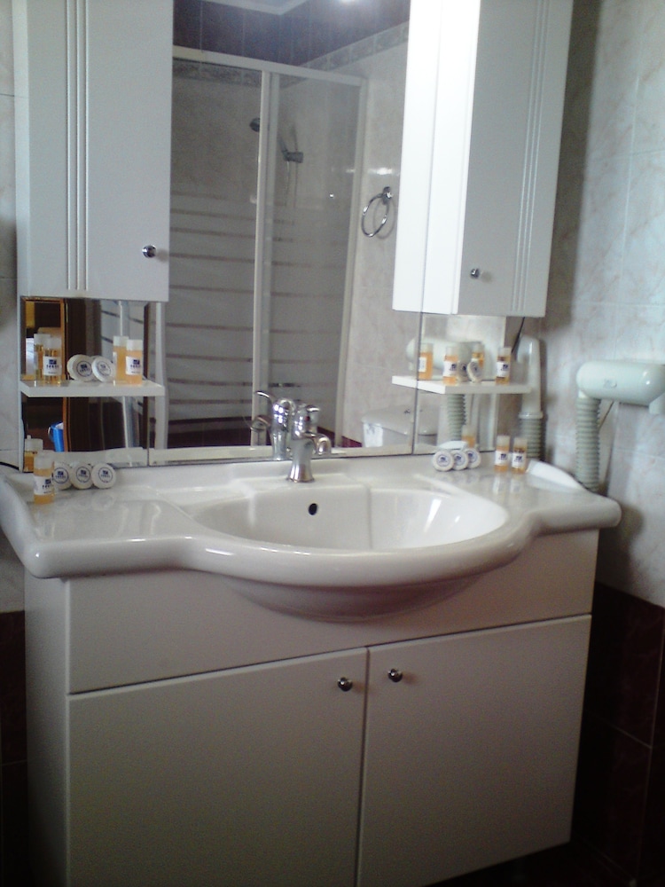 Faros 2 Hotel 7/36