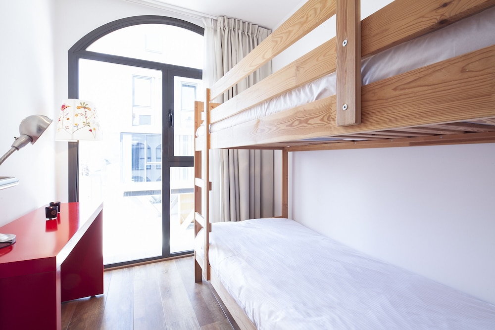 Inside Barcelona Apartments Sants 11/99
