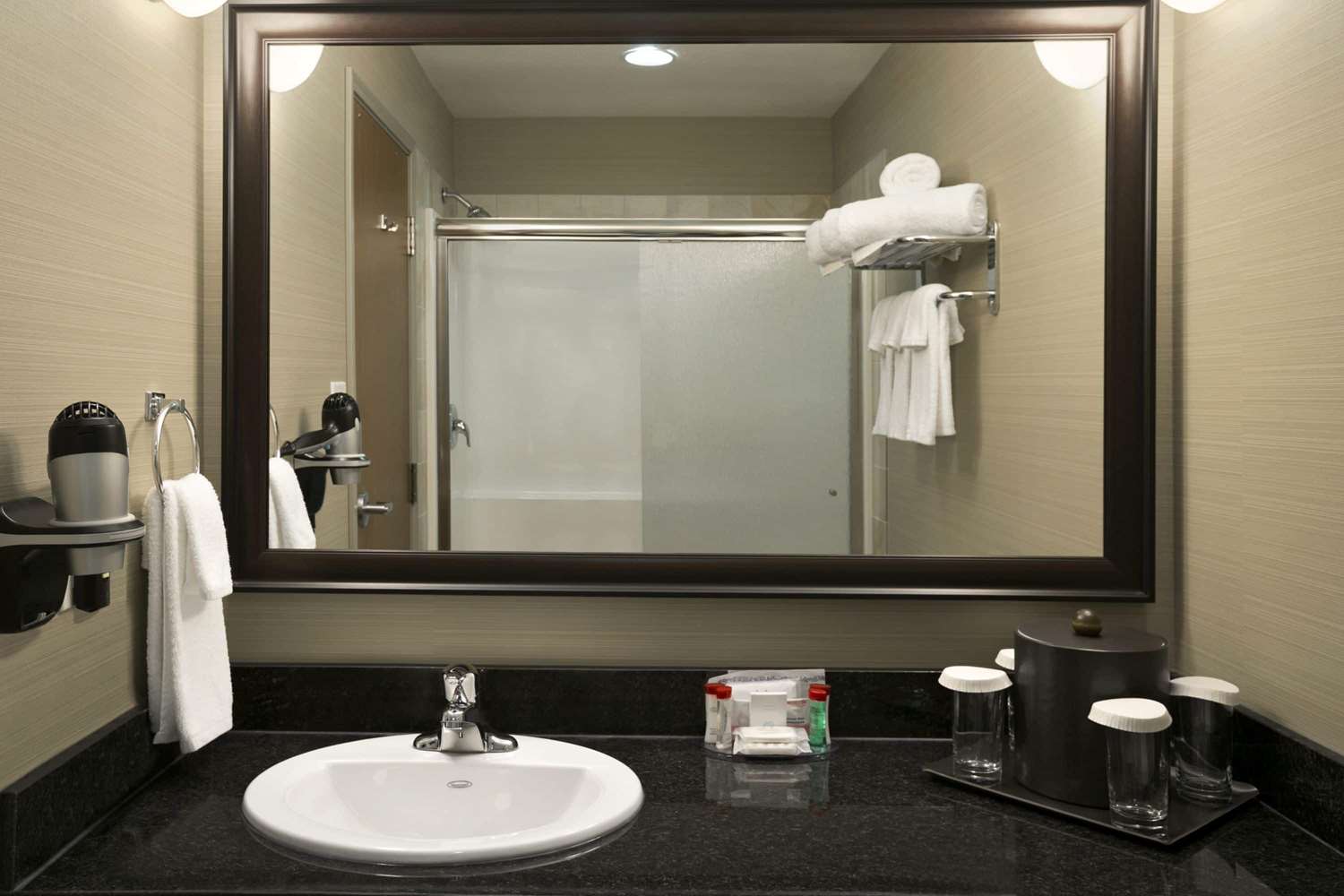 Ramada Conklin 8/8