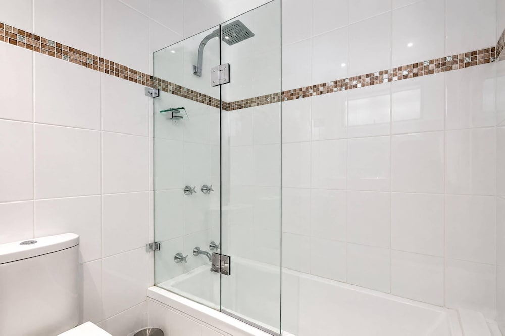 غرفة سوبيريور بسرير كينج، Comfort Inn Coach & Bushmans 9/10