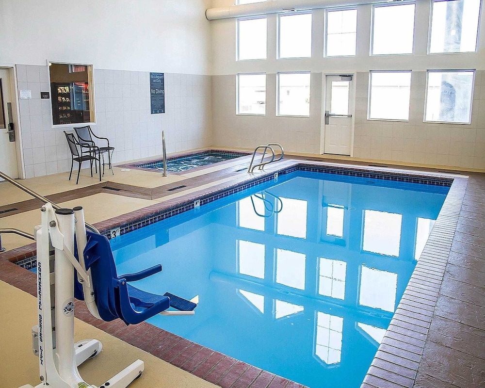 swimming pool spa