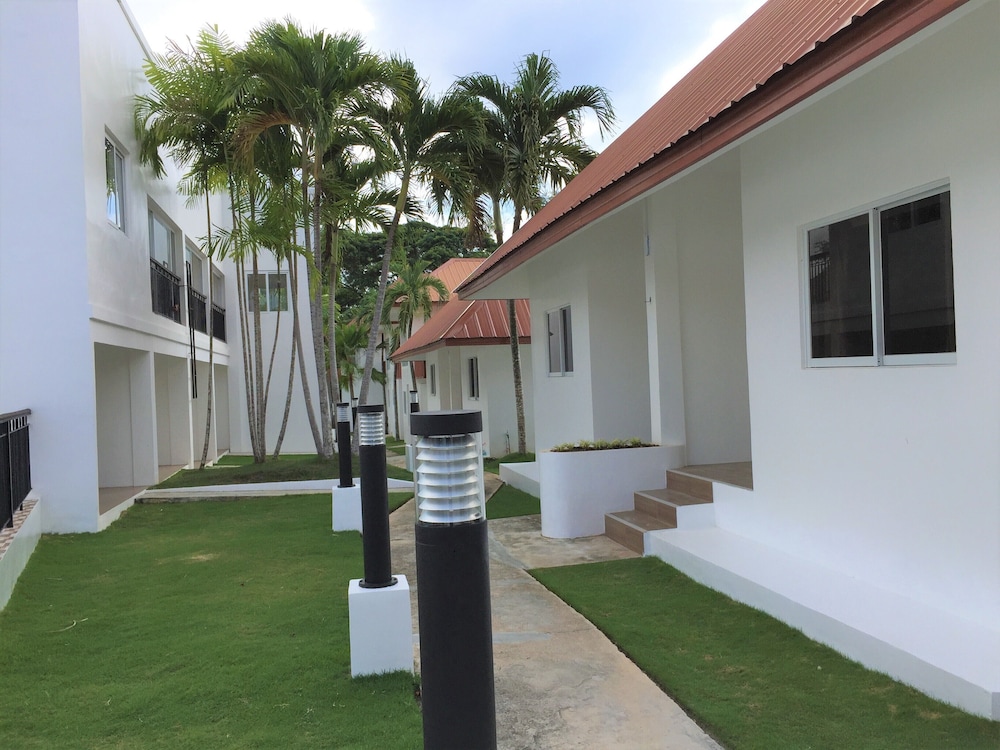 Heartland Hotel Service Rooms And Apartments 32/48