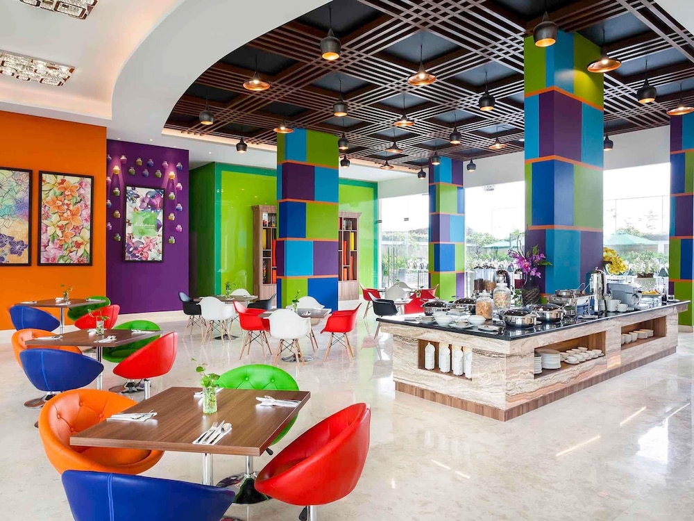 IBIS STYLES CIKARANG 30/35