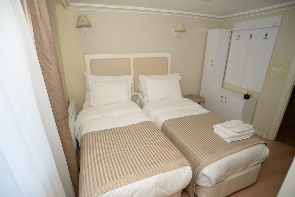 Ada Home's Hotel Taksim 7/20