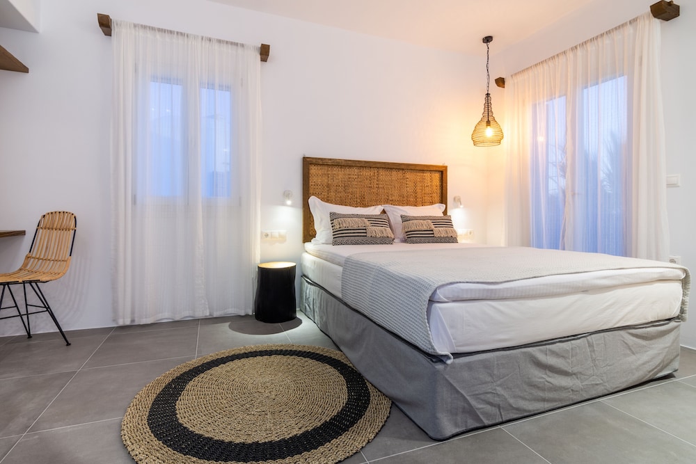 Deluxe, Queen Bed